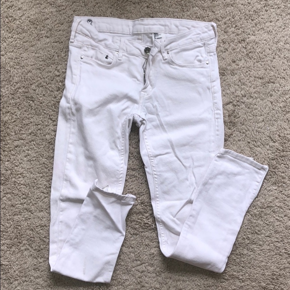 Low Rose Skinny Jeans